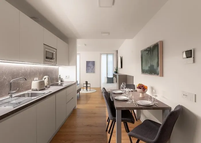 The Golden By Aura Luxury Collection * Como